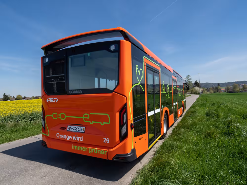 RBS E-Bus auf dem Land