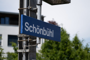 Bahnhofsschild Schönbühl