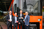 (v.l.n.r.): Georg Kappeler, Leiter Werk Bussnang Stadler; Fabian Schmid, Direktor RBS; Thomas König, Vorstand Tricon Design; Peter Fehr, Leiter Technik Spezialfahrzeuge Stadler