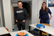 Auch das Menschliche zählt: Christoph hat überraschend einen Geburi-Kuchen bekommen