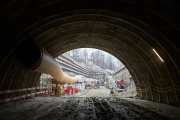 Blick vom Tunnel heraus in die Baugrube Hirschenpark. Foto: Sam Bosshard