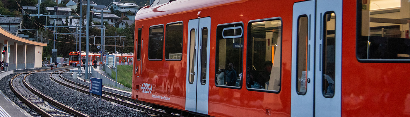 Banner, Bahnhof Boll-Utzigen