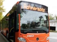 Bus mit Anschrift Bahnersatz