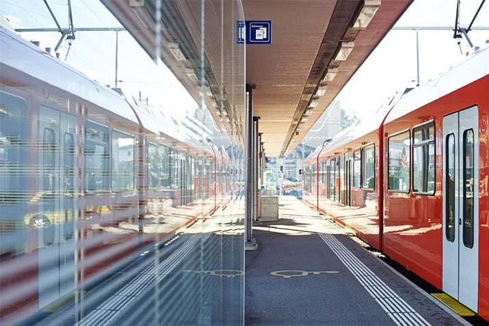 Zug im Bahnhof