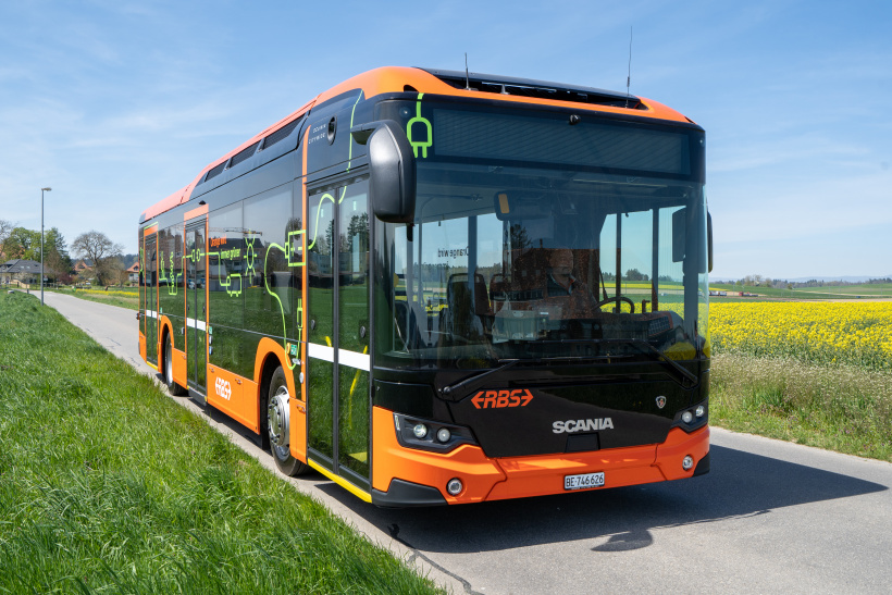 e-Bus Scania seitliche Aufnahme