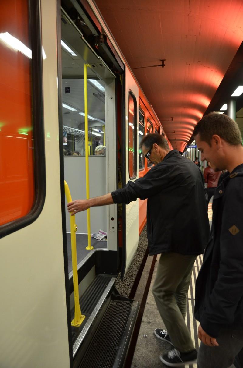 Barrierefreitheit, Rollstuhl, Bahnhof Bern, Rampe, Handicap