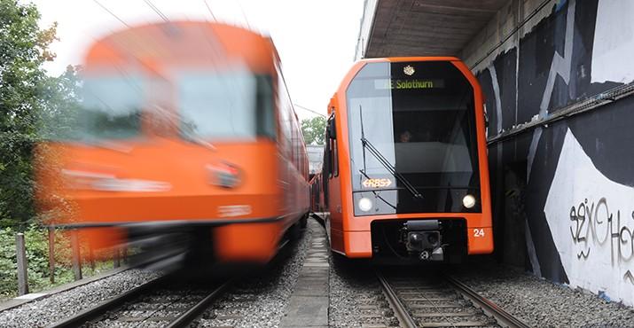 Orange, Zug, Mandarinli, NeXT, Bähnli, Zügli, Schmalspurbahn