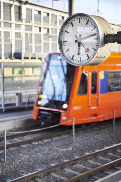 Zug im Bahnhof 