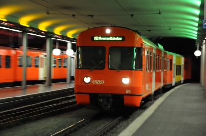 Mandarinli Be 4/12 60 im Bahnhof Bern