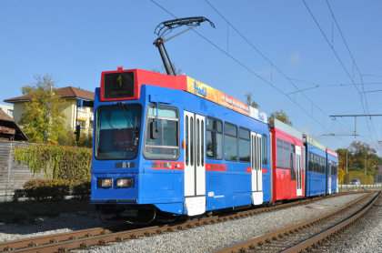 Blau-Rot-Blaues Tram